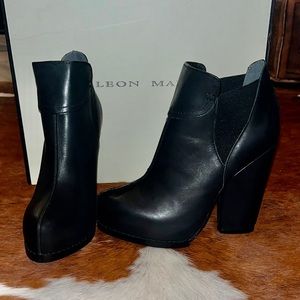 Leon Max brand new leather boots!